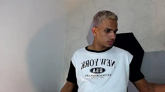 AbrahanBratz online show from January 11, 2025, 11:24 pm