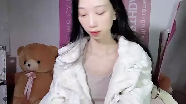 Snapshot of Lili-2 chatting on December 11, 2024, 2:54 pm Lili-2 online show from December 11, 2024, 2:54 pm