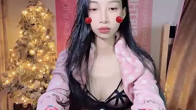 Snapshot of Lili-2 chatting on December 23, 2024, 2:28 pm Lili-2 online show from December 23, 2024, 2:28 pm