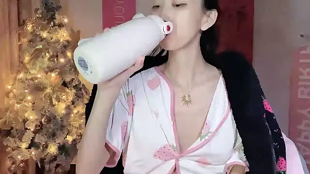 Snapshot of Lili-2 chatting on December 30, 2024, 4:08 pm Lili-2 online show from December 30, 2024, 4:08 pm