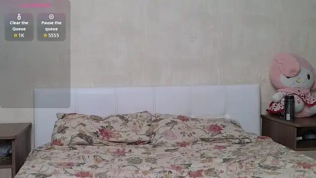 Snapshot of Betty_Blamee chatting on October 13, 2025, 9:09 am Betty Blamee online show from October 13, 2025, 9:09 am