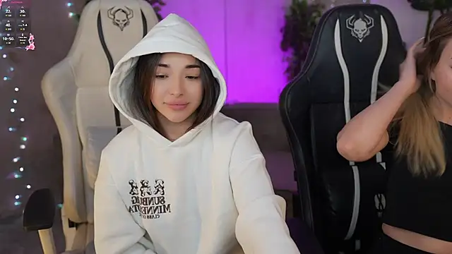 Julia  Star  online show from February 26, 2025, 7:53 am