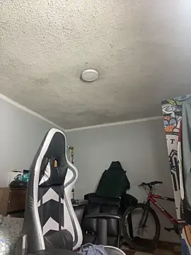 Nickhot0609 online show from October 28, 2025, 7:12 am