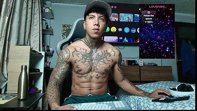 Nickhot0609 online show from January 12, 2026, 4:07 am