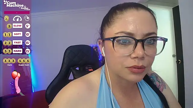 Snapshot of Madame_Shein_ chatting on December 9, 2024, 4:47 pm Madame Shein online show from December 9, 2024, 4:47 pm