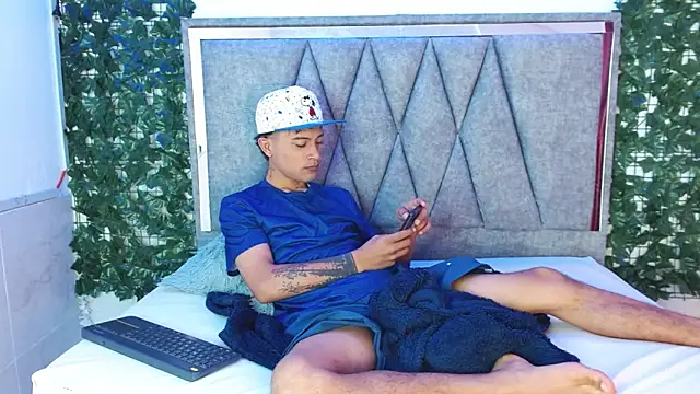 Edward Milleer online show from December 14, 2024, 4:09 pm