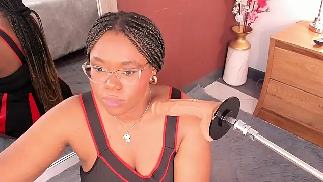 Makena gh online show from November 13, 2025, 4:00 am