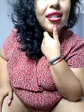 Snapshot of Leslyrosa chatting on February 2, 2025, 11:21 pm Leslyrosa online show from February 2, 2025, 11:21 pm
