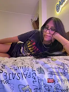 AleFantasy0001 online show from April 8, 2026, 5:18 am