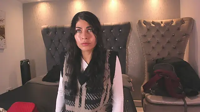 Snapshot of Melodi_Roux chatting on April 18, 2026, 12:53 pm Melodi Roux online show from April 18, 2026, 12:53 pm