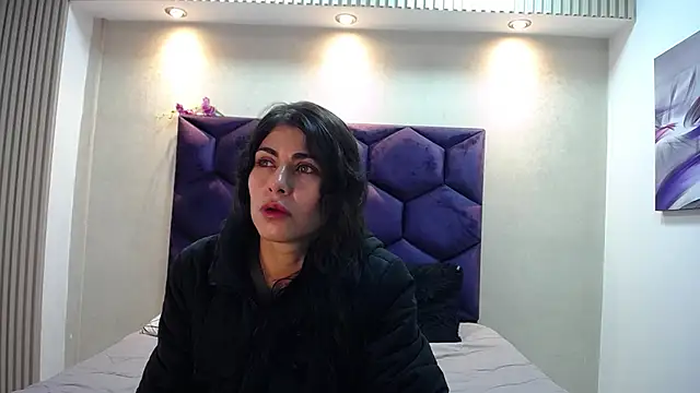 Snapshot of Melodi_Roux chatting on April 20, 2026, 1:03 pm Melodi Roux online show from April 20, 2026, 1:03 pm