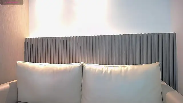 Snapshot of Melodi_Roux chatting on April 26, 2026, 11:08 am Melodi Roux online show from April 26, 2026, 11:08 am