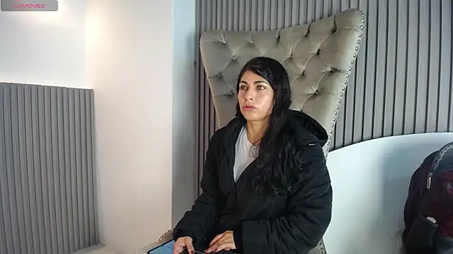 Snapshot of Melodi_Roux chatting on May 2, 2026, 11:37 am Melodi Roux online show from May 2, 2026, 11:37 am