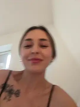 Sophie Enzo online show from February 10, 2025, 11:57 am