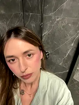 Sophie Enzo online show from October 16, 2025, 8:10 pm