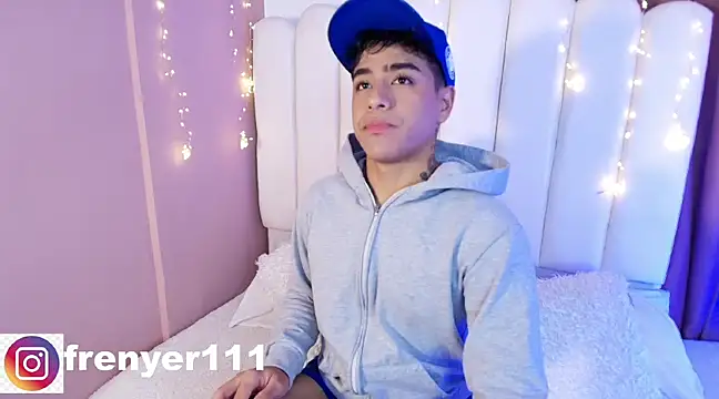 Snapshot of kiing_azahell chatting on February 26, 2025, 5:42 am kiing azahell online show from February 26, 2025, 5:42 am