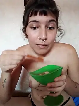 Snapshot of Cloeegoth chatting on March 5, 2025, 6:12 pm Cloeegoth online show from March 5, 2025, 6:12 pm