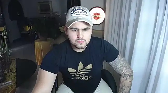 Snapshot of pitbullveryhot chatting on February 20, 2025, 3:34 am pitbullveryhot online show from February 20, 2025, 3:34 am