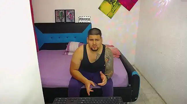 Snapshot of pitbullveryhot chatting on March 11, 2025, 12:00 am pitbullveryhot online show from March 11, 2025, 12:00 am