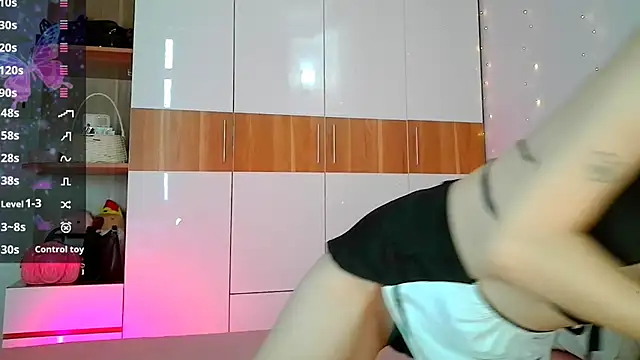 Snapshot of Taiyu_Yoshiwara chatting on November 7, 2025, 11:38 pm Taiyu Yoshiwara online show from November 7, 2025, 11:38 pm