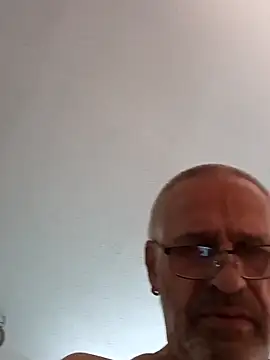 geilerschwanz64 online show from March 18, 2025, 3:53 pm