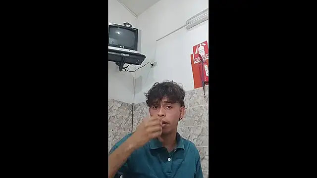 luisfer 306 online show from January 24, 2025, 6:04 pm