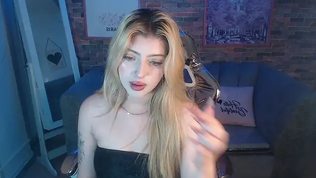 Kitty fox b online show from January 8, 2025, 6:52 pm