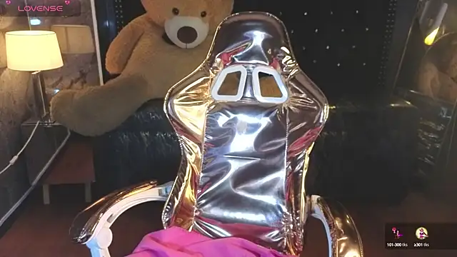 Kitty fox b online show from October 10, 2025, 12:59 pm