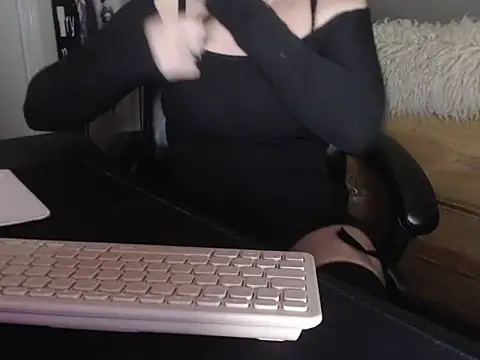 BettyDavisX online show from December 27, 2024, 11:10 pm