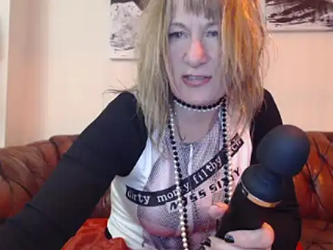 BettyDavisX online show from March 16, 2025, 1:07 am