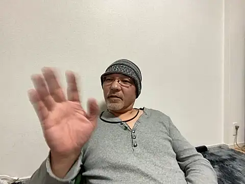 Snapshot of Grandpa29hijii chatting on February 27, 2025, 12:45 pm Grandpa29hijii online show from February 27, 2025, 12:45 pm