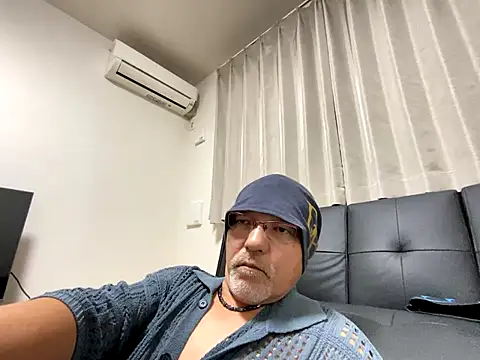 Snapshot of Grandpa29hijii chatting on October 19, 2025, 1:34 pm Grandpa29hijii online show from October 19, 2025, 1:34 pm