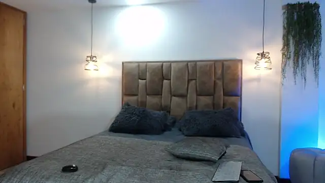 Snapshot of aleejhandraa chatting on February 28, 2026, 10:11 pm aleejhandraa online show from February 28, 2026, 10:11 pm