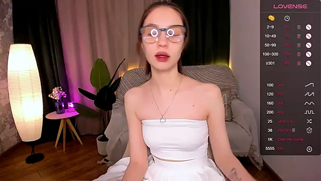 Snapshot of MilliBrown_ chatting on January 29, 2025, 12:13 pm MilliBrown online show from January 29, 2025, 12:13 pm