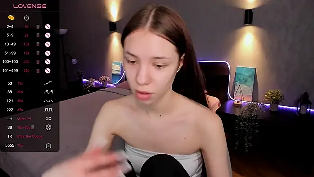 Snapshot of MilliBrown_ chatting on February 28, 2025, 11:47 am MilliBrown online show from February 28, 2025, 11:47 am