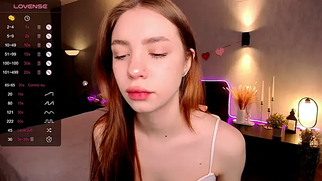 Snapshot of MilliBrown_ chatting on November 16, 2025, 8:20 am MilliBrown online show from November 16, 2025, 8:20 am