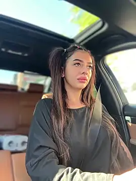 LaraVegas  online show from September 19, 2025, 5:42 am