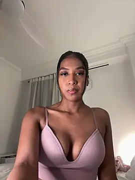 IamCrystal2 online show from May 11, 2026, 8:39 pm