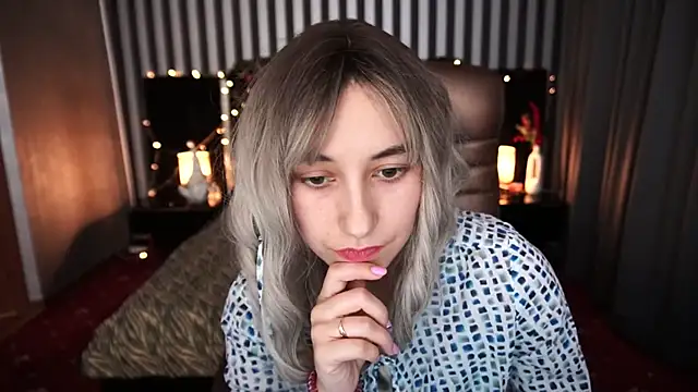 Roxy Rayy online show from January 1, 2025, 8:04 pm