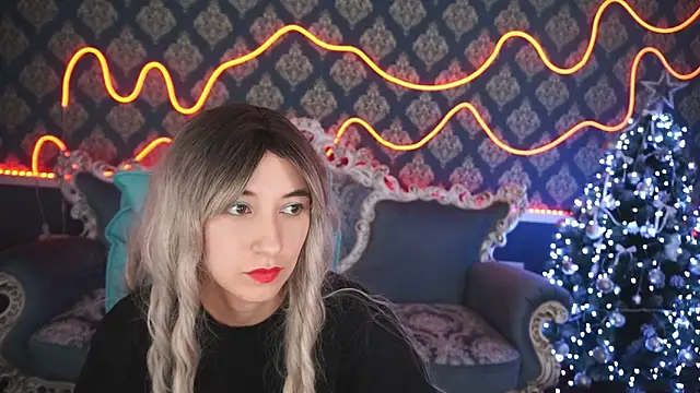 Roxy Rayy online show from January 7, 2025, 2:19 pm