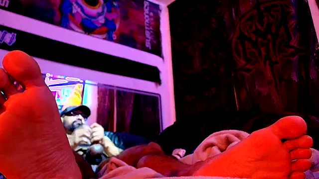 Snapshot of HORNYMEXDAD chatting on December 9, 2024, 2:39 pm HORNYMEXDAD online show from December 9, 2024, 2:39 pm