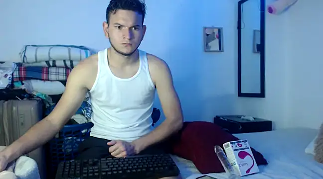 Latin Boy24 online show from February 7, 2025, 5:40 pm