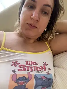 Snapshot of Bia_sexynovaes chatting on November 23, 2025, 11:43 am Bia sexynovaes online show from November 23, 2025, 11:43 am