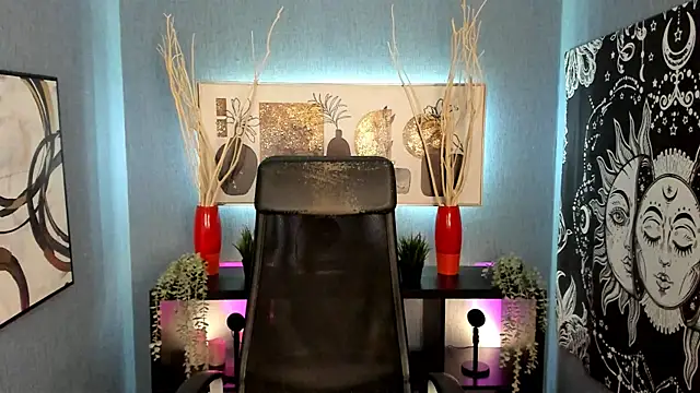 Lella Ryann  online show from January 5, 2025, 9:36 pm