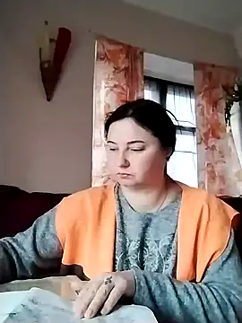 Snapshot of Holly-69 chatting on December 8, 2024, 6:43 am Holly-69 online show from December 8, 2024, 6:43 am