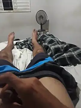 Snapshot of UnhappyWinding chatting on December 1, 2025, 2:05 am UnhappyWinding online show from December 1, 2025, 2:05 am