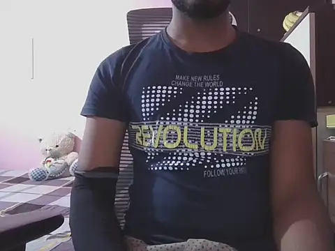 Snapshot of KissesBoyAD chatting on October 13, 2025, 7:14 pm KissesBoyAD online show from October 13, 2025, 7:14 pm