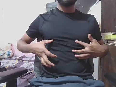 Snapshot of KissesBoyAD chatting on October 25, 2025, 3:29 pm KissesBoyAD online show from October 25, 2025, 3:29 pm