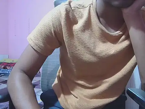 Snapshot of KissesBoyAD chatting on October 29, 2025, 7:26 pm KissesBoyAD online show from October 29, 2025, 7:26 pm