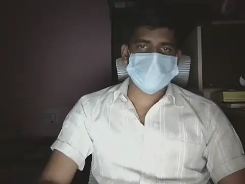 Snapshot of KissesBoyAD chatting on October 30, 2025, 8:31 pm KissesBoyAD online show from October 30, 2025, 8:31 pm